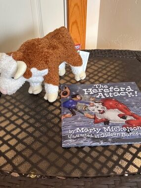 Douglas Tumbleweeds Hereford Bull Plush Toy w/ Book Marty Mickelson Signed